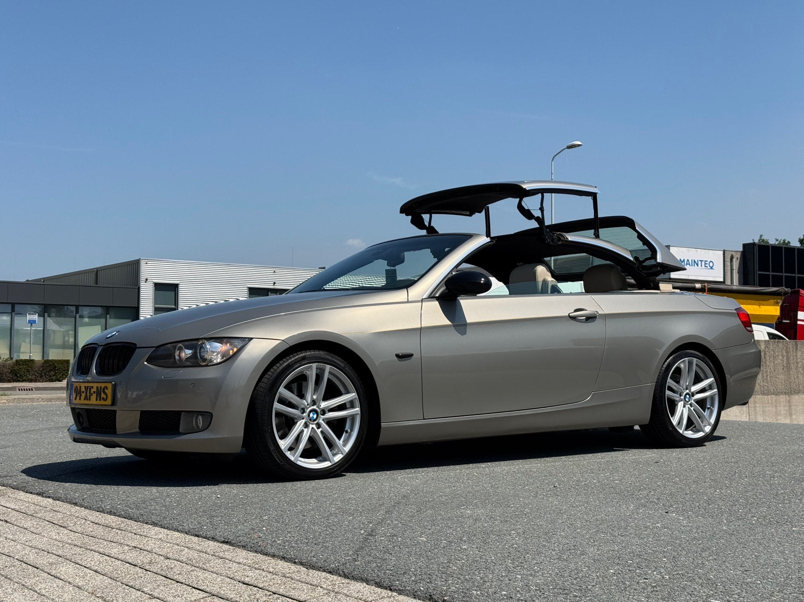 BMW 325i Cabrio AUT NAP APK Nieuwe Injectoren Cruise 6 clndr, Auto's, Automaat, Achterwielaandrijving, 217 kW, Beige