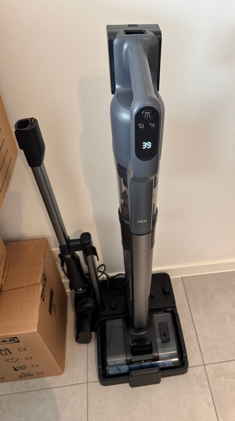 AEG AW82U2DG Ultimate 8000 Steelstofzuiger met dweilfunctie, Ophalen, Zo goed als nieuw, Dweilfunctie, Reservoir