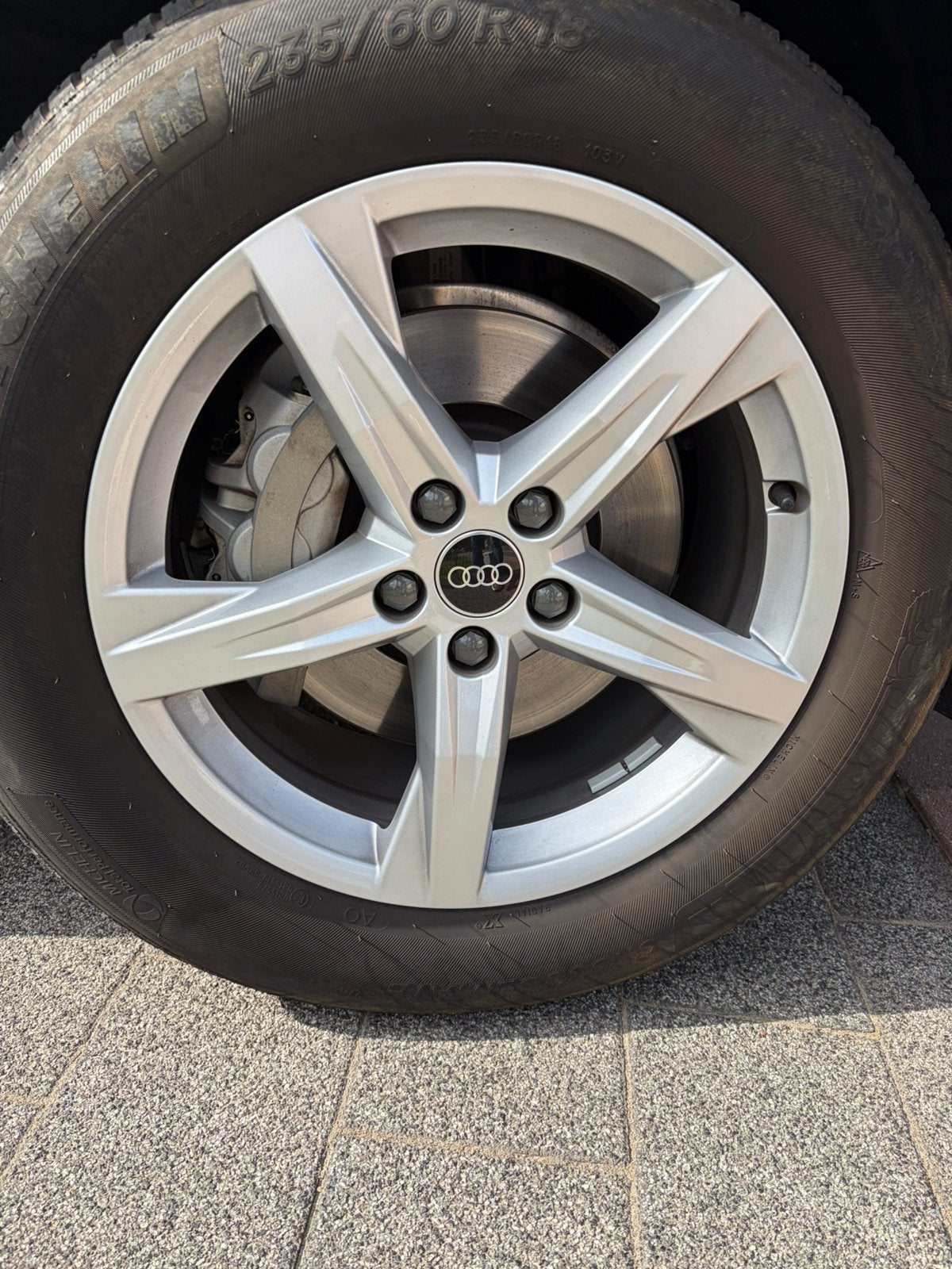 Audi Q5 18 inch velgen met Michelin All Season banden, Auto-onderdelen, Banden en Velgen, Ophalen, 18 inch, All Season, Band(en)