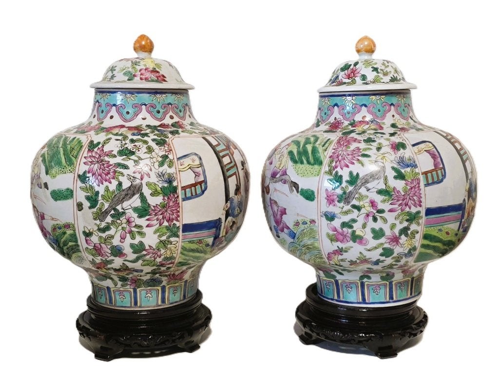 Chinese vazen op houten sokkels., Ophalen of Verzenden