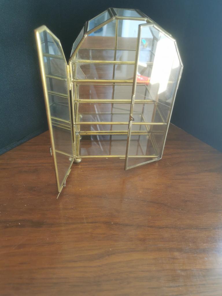 petite vitrine en verre/cuivre - 20 H x 12 L x 7 P, Ophalen