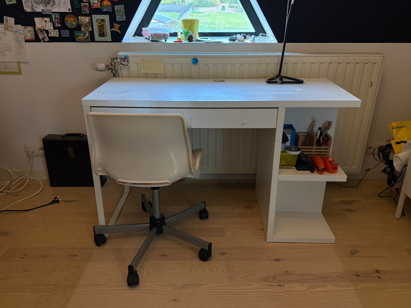 Ikea bureau 45€, Ophalen, Gebruikt, IKEA