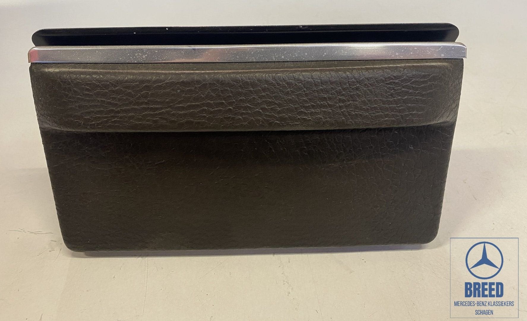NOS asbak bruin voor Mercedes-Benz W114 W115 /8, -, Nieuw, Ophalen of Verzenden, -