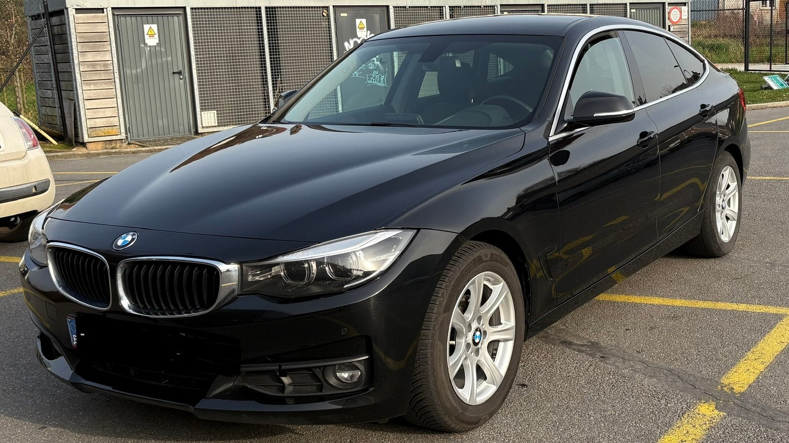 BMW 3-serie GT, Auto's, BMW, Achterwielaandrijving, 1995 cc, Zwart, Leder