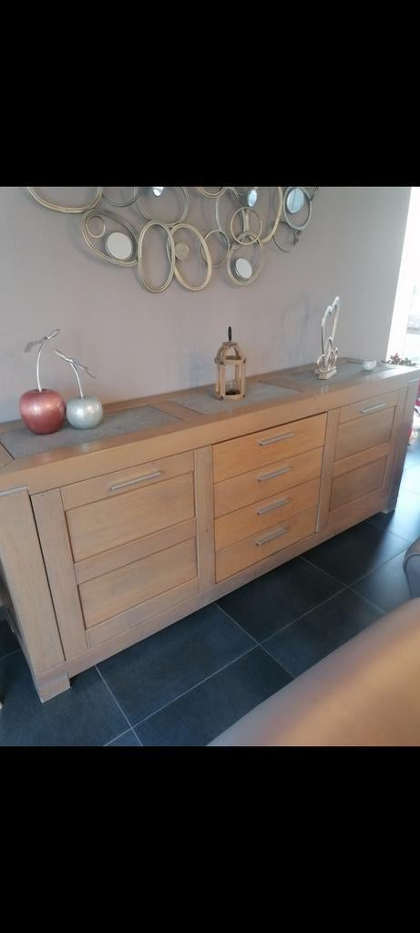 Buffet, Enlèvement, Chêne