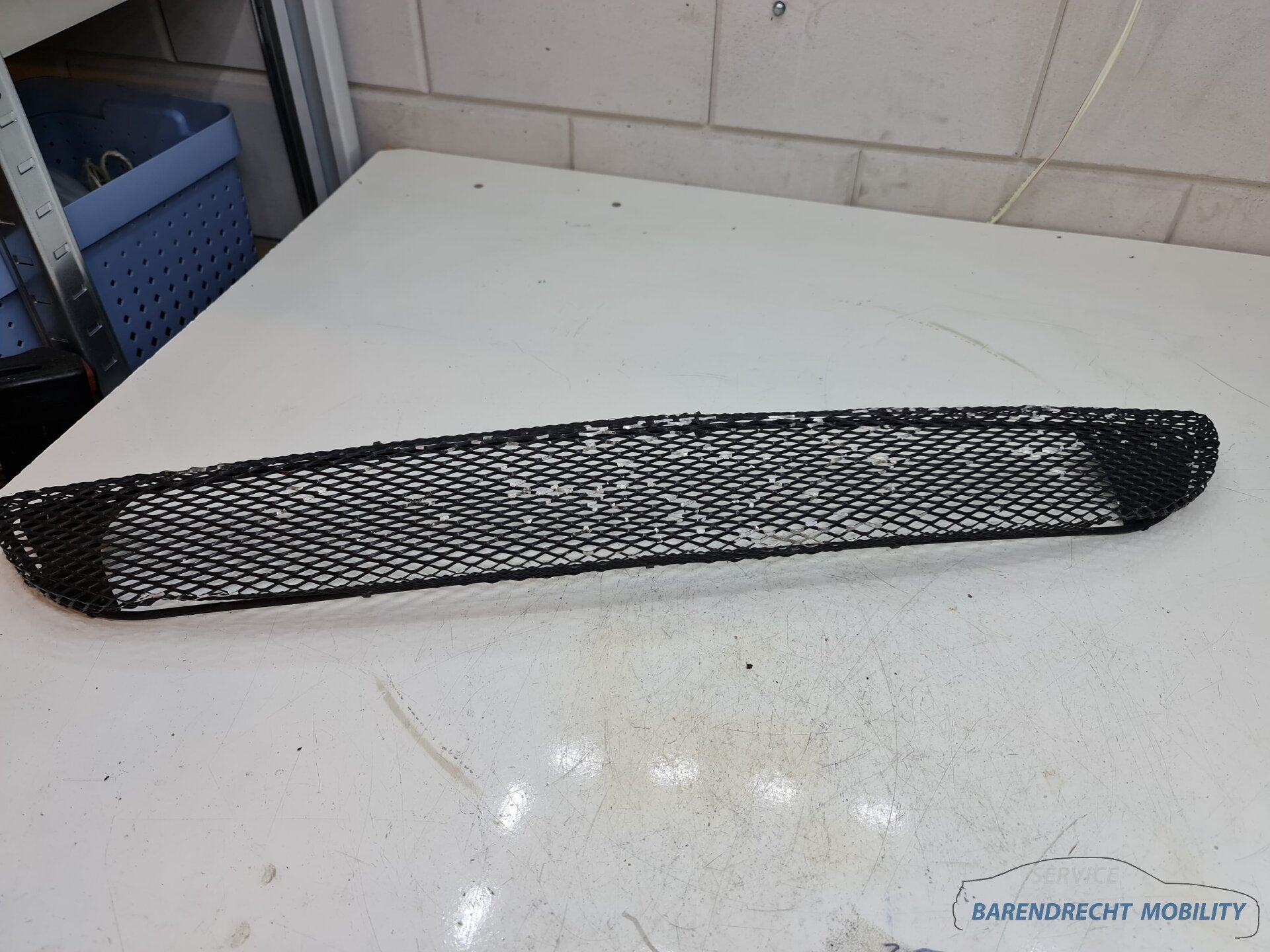 Grille de pare-chocs AMG Mercedes W203 Classe C noire origin, Mercedes-Benz AG, Mercedes-Benz, Utilisé, Mercedesstrasse 120
70372  Stuttgart, DE