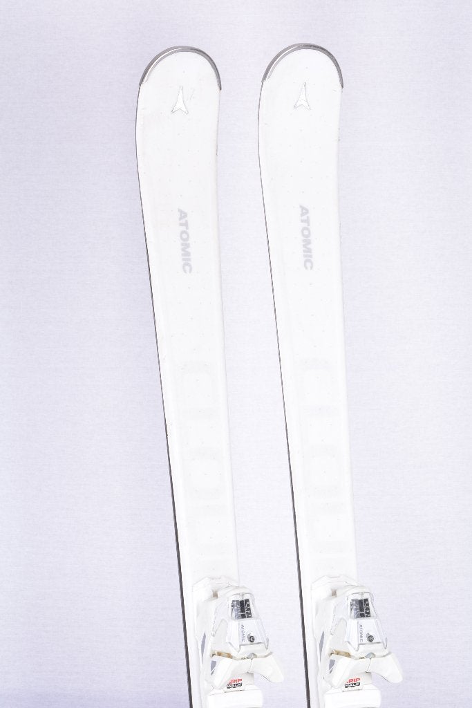 SKIS 149 cm pour femmes ATOMIC CLOUD 7, Piste rocker, grip, Carving, Skis, 140 à 160 cm, Utilisé