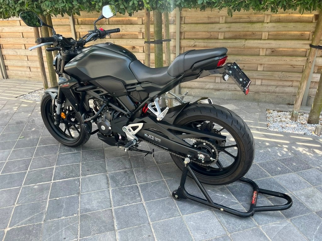 Honda CB 300-r **black edition** 6700km **2/2024**topstaat**, Motoren, 286 cc, Nieuw, Bedrijf, Minimaal motorrijbewijs A2