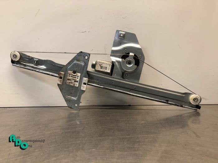 Mécanique vitre 2portes avant gauche d'un Peugeot Partner (, -, 3 mois de garantie, Utilisé, -