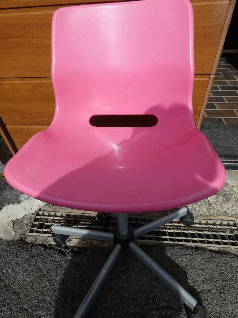 SIEGE EN PVC SUR ROULETTES, Maison & Meubles, Enlèvement, Utilisé, Rose, Chaise de bureau