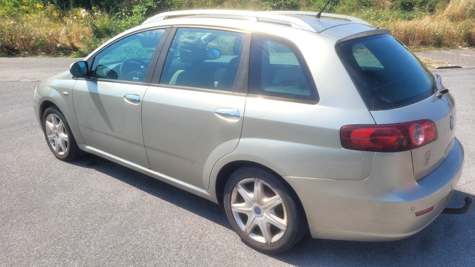 FIAT CROMA BREAK+1.9JTD+CTOK+FEUILLE ROSE À 599EU, Achat, Entreprise, Boîte manuelle, Croma