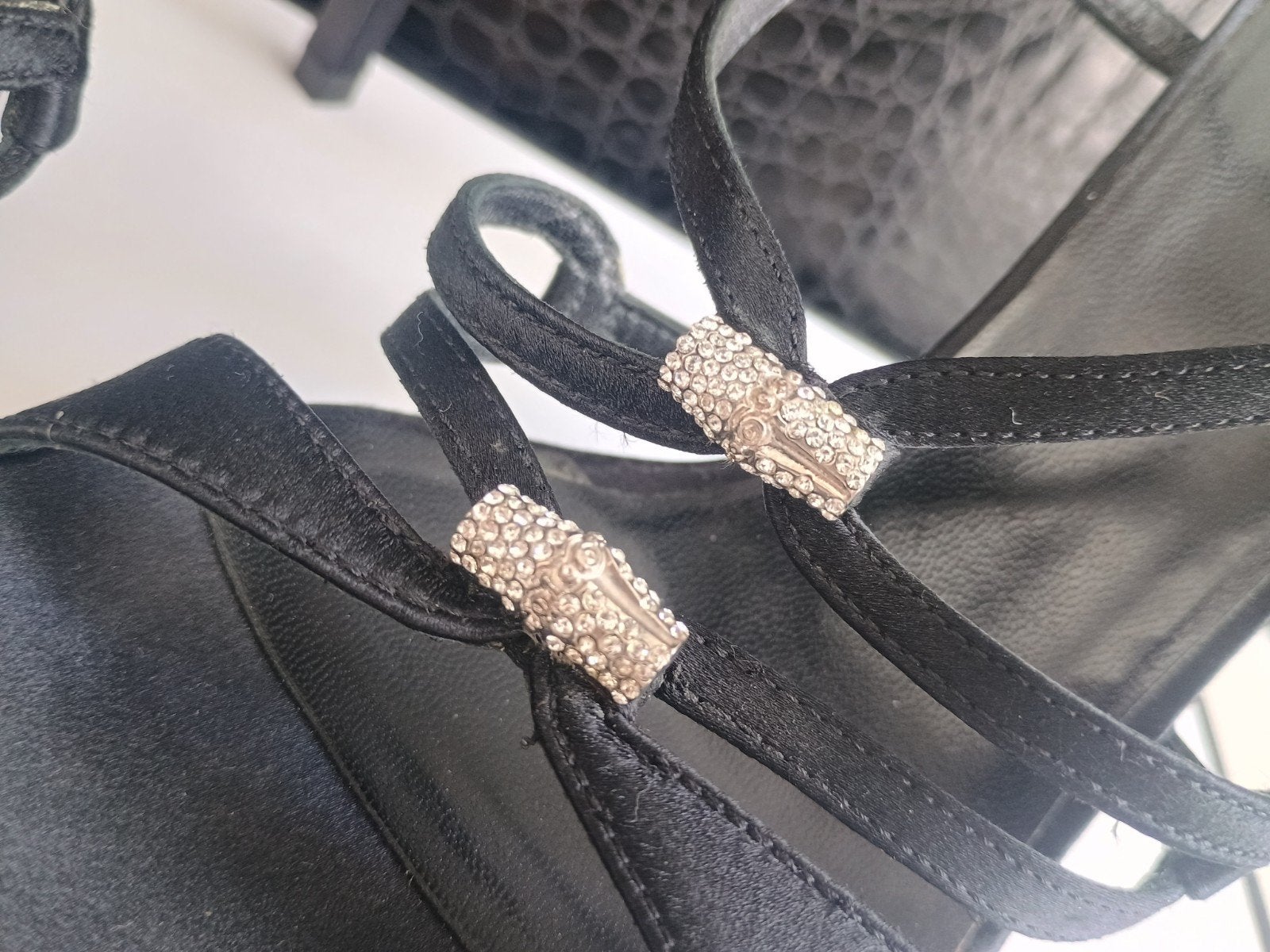 Slingback Gucci en cuir et soie noir 36 avec bambou swarowsk, Enlèvement ou Envoi, Comme neuf, Gucci, Noir