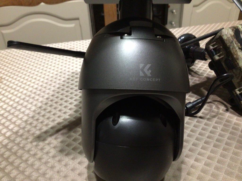 Beveiligings camera K&F met zonnepaneel, Ophalen, Zo goed als nieuw