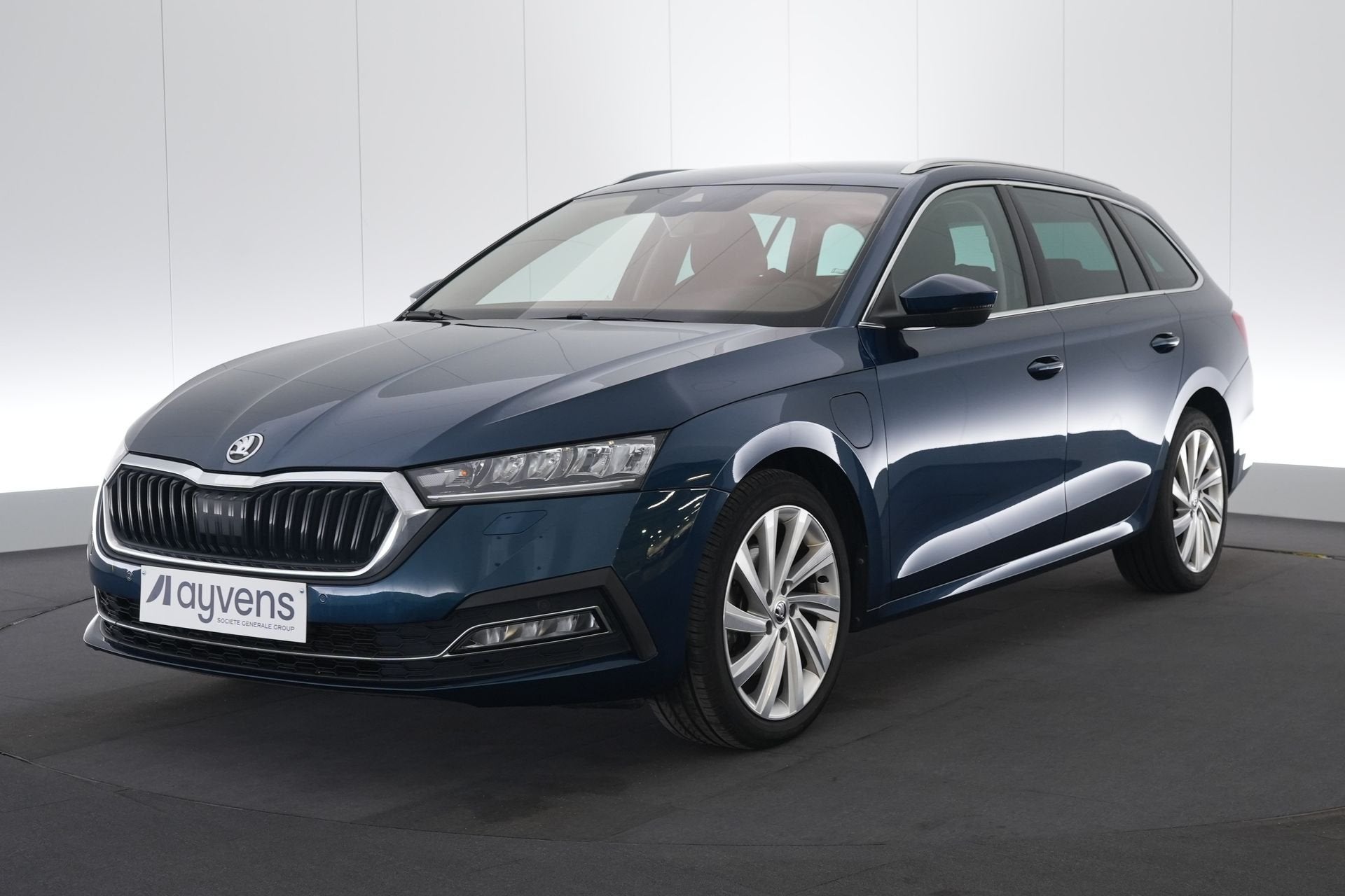 (2CKX029) SKODA OCTAVIA COMBI, Auto's, Stof, Gebruikt, Blauw, Plug-in hybride