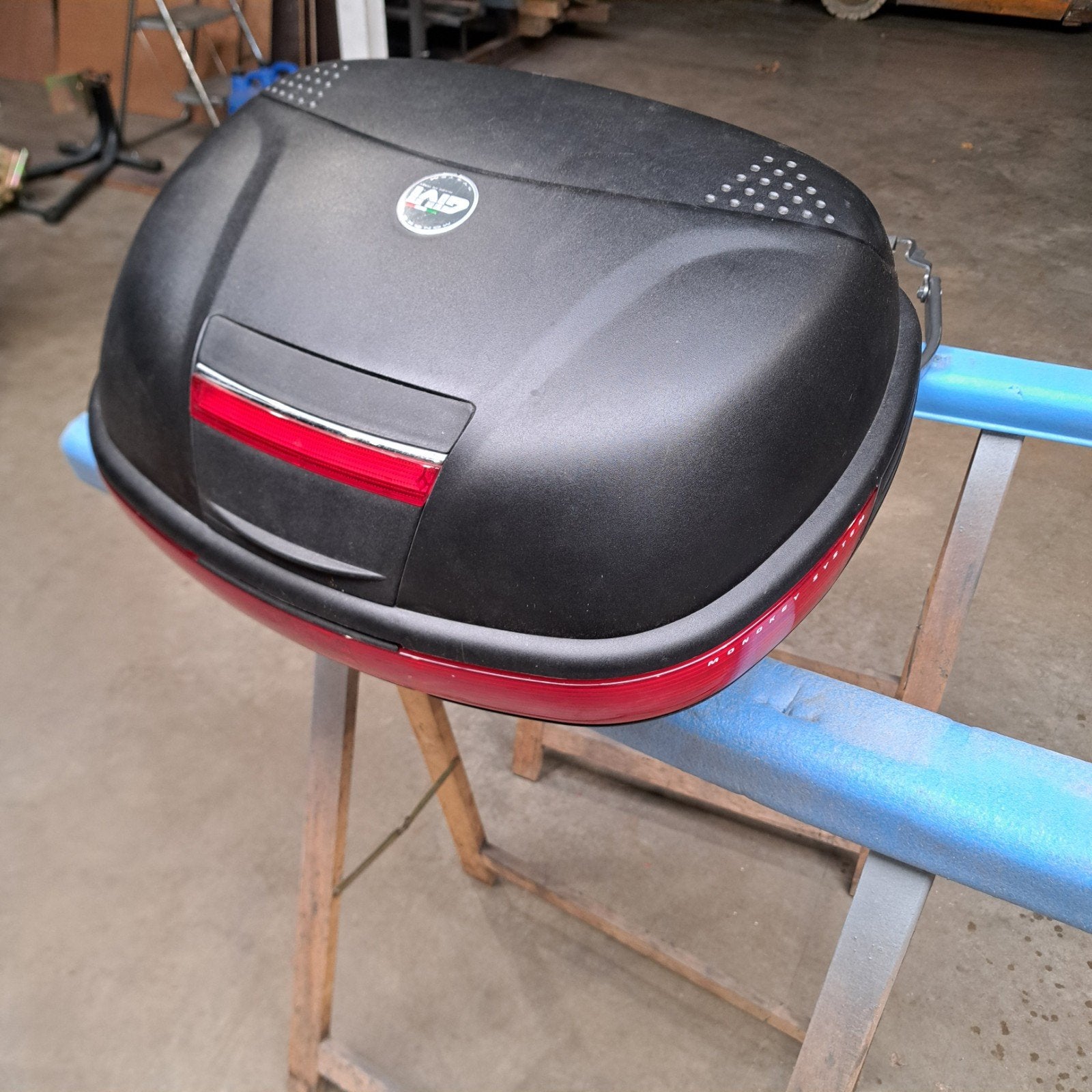 Coque supérieure - Honda Hornet 600, Enlèvement