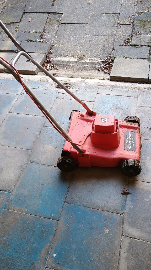 Tondeuse électrique Black et Decker, Ophalen