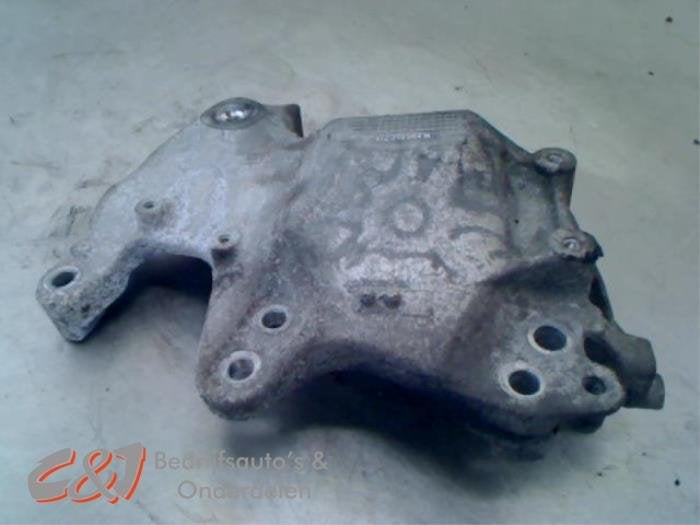 Support moteur d'un Renault Trafic, Renault, -, 3 mois de garantie, Utilisé