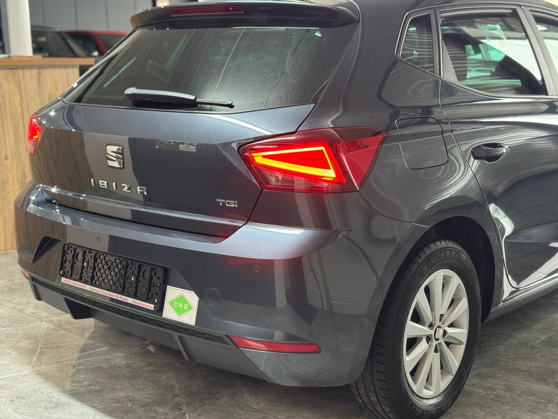 Seat // Ibiza CNG, Argent ou Gris, Euro 6, Entreprise, 65 kW