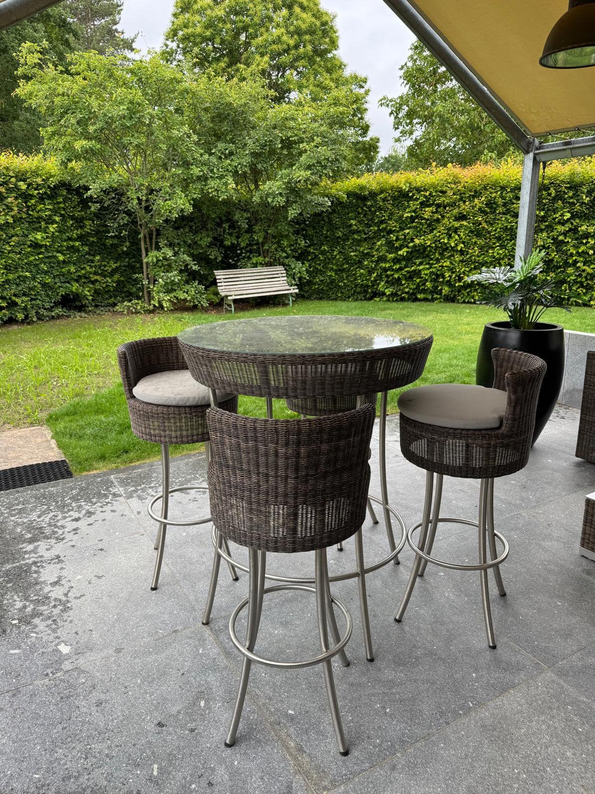 Hoge tuintafel met 4 hoge stoelen, Huis en Inrichting, Ophalen, Zo goed als nieuw