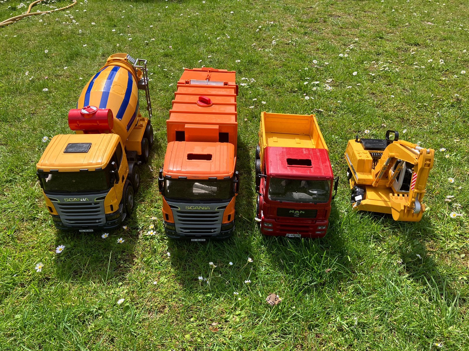 Bruder cementwagen, kiepwagen, graafmachine, vuilniswagen, Ophalen, Gebruikt