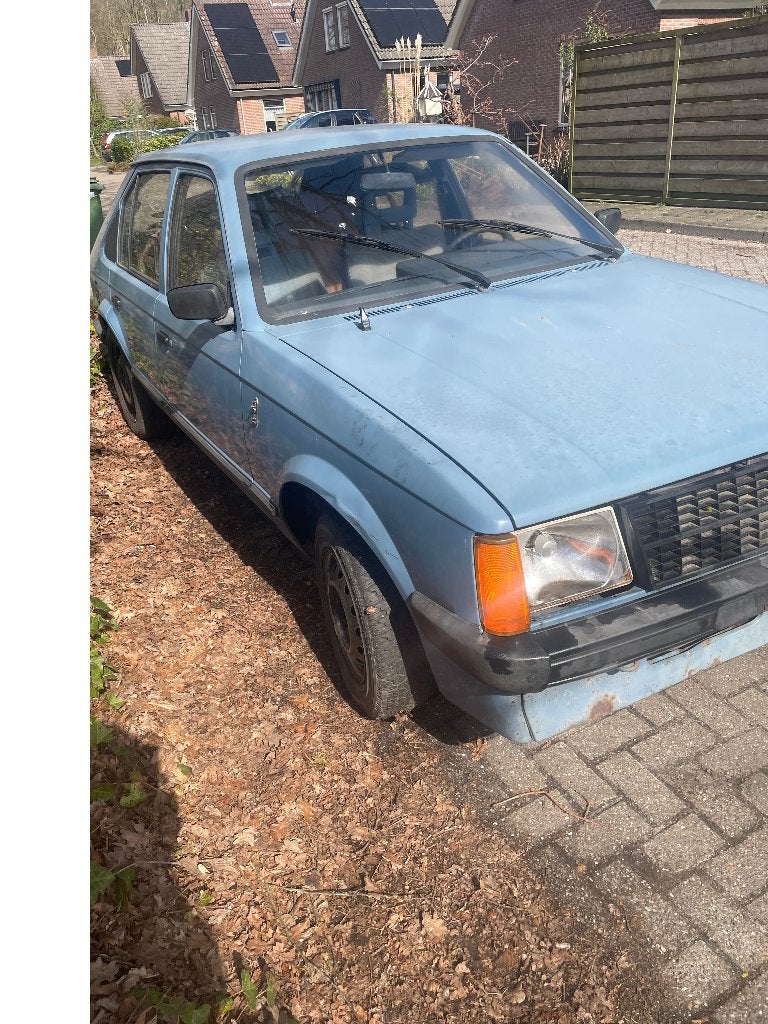 oldtimer d kadet diesel met ond erbij belg kent 1982, foto 3