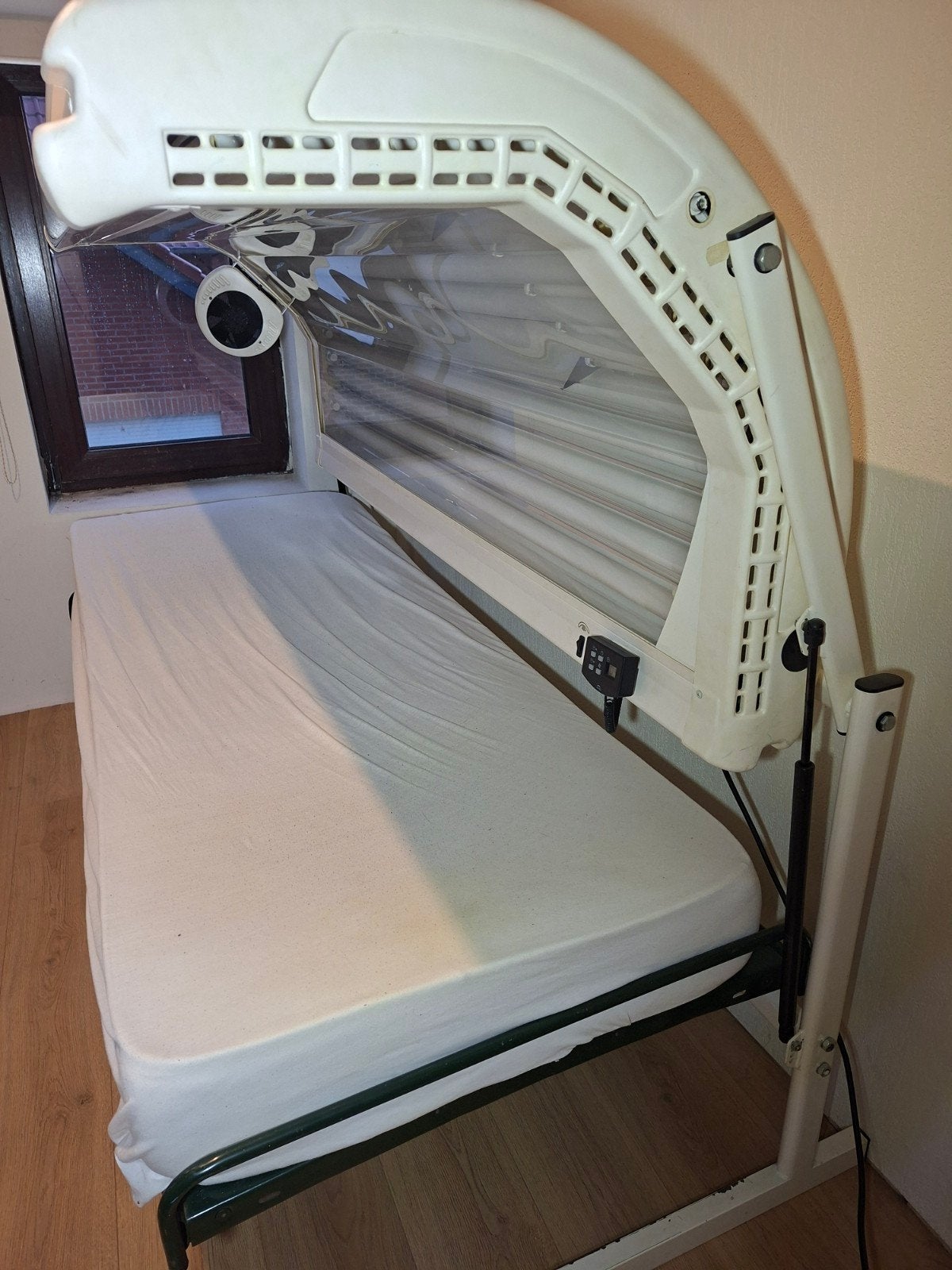 Zonnebank met gezichtbruiner., Electroménager, Solarium, Banc solaire & Bronzage facial, Enlèvement, Comme neuf, Banc solaire simple face