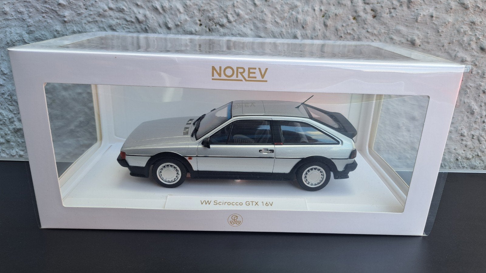 vw scirocco GTX 16v 1/18ème, Hobby & Loisirs créatifs, Voitures miniatures | 1:18, Enlèvement ou Envoi, Comme neuf, Voiture, Norev