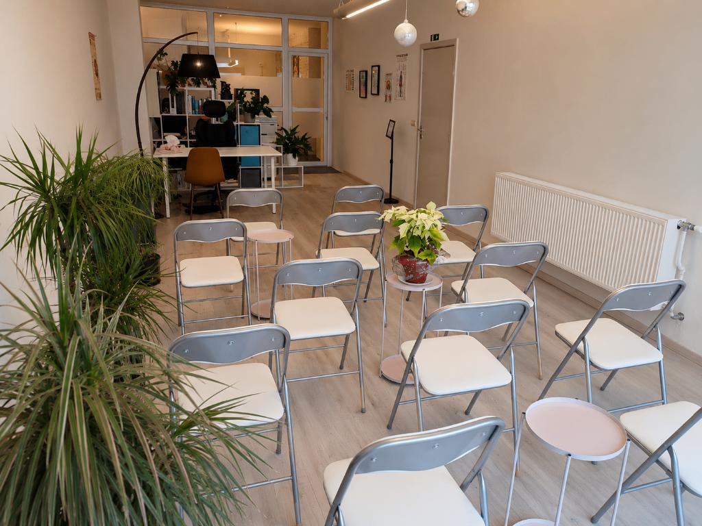 Instapklare praktijk/kantoor met tuin nabij Gallifortlei, 140 m², Huur, Bedrijfsruimte