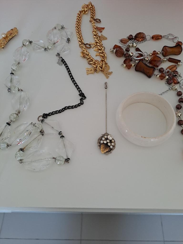 juwelen fantasie, Bijoux, Sacs & Beauté, Colliers, Autres couleurs, Avec pendentif, Enlèvement, Utilisé