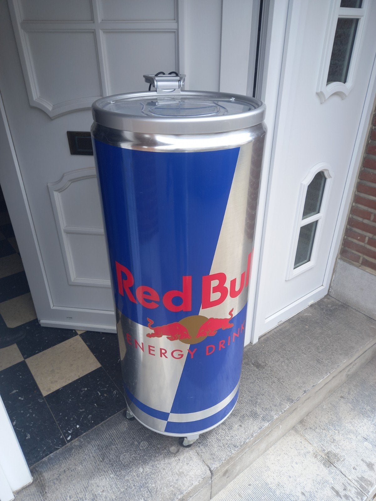 frigo redbull 110 cm hauteur sur 41 cm diametre, Enlèvement