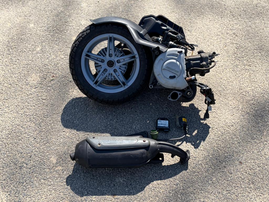 Piaggio hexagon 125cc motorblok M05, Enlèvement