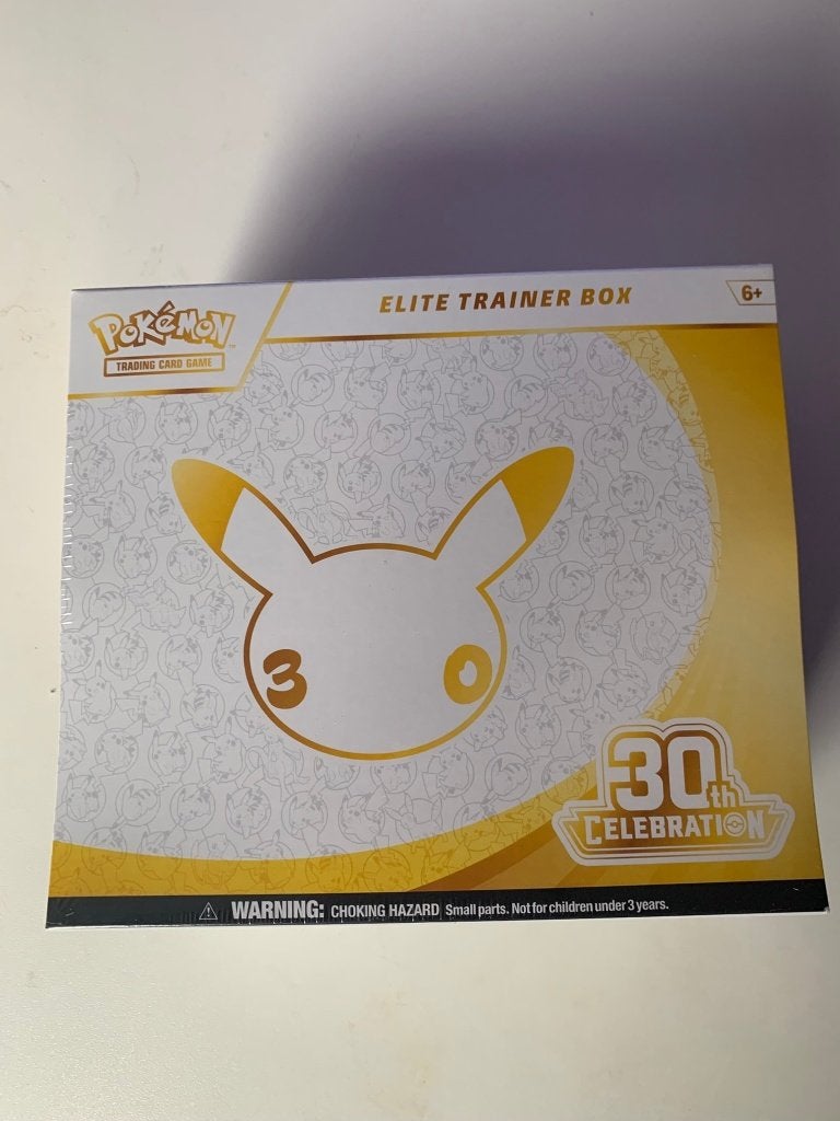 Pokémon TCG: 30th Celebration Elite Trainer Box, Ophalen of Verzenden, Nieuw