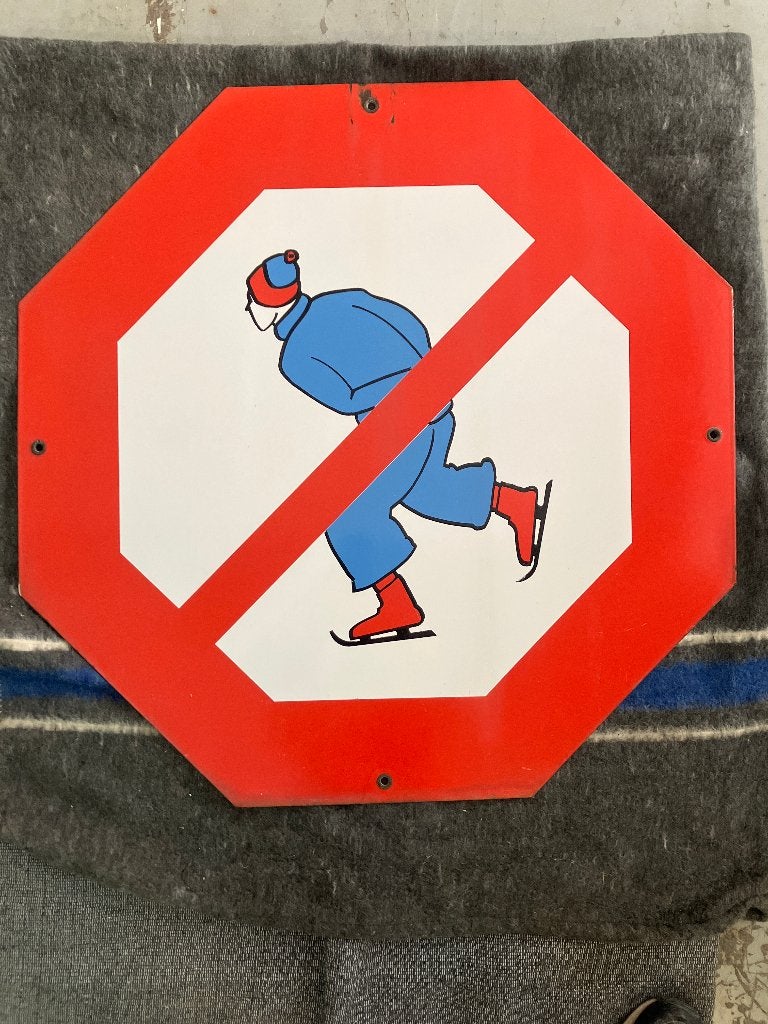 No Skating, Plaque émaillée ancienne, Signalisation vintage, Collections, Collections Autre, Enlèvement, Utilisé