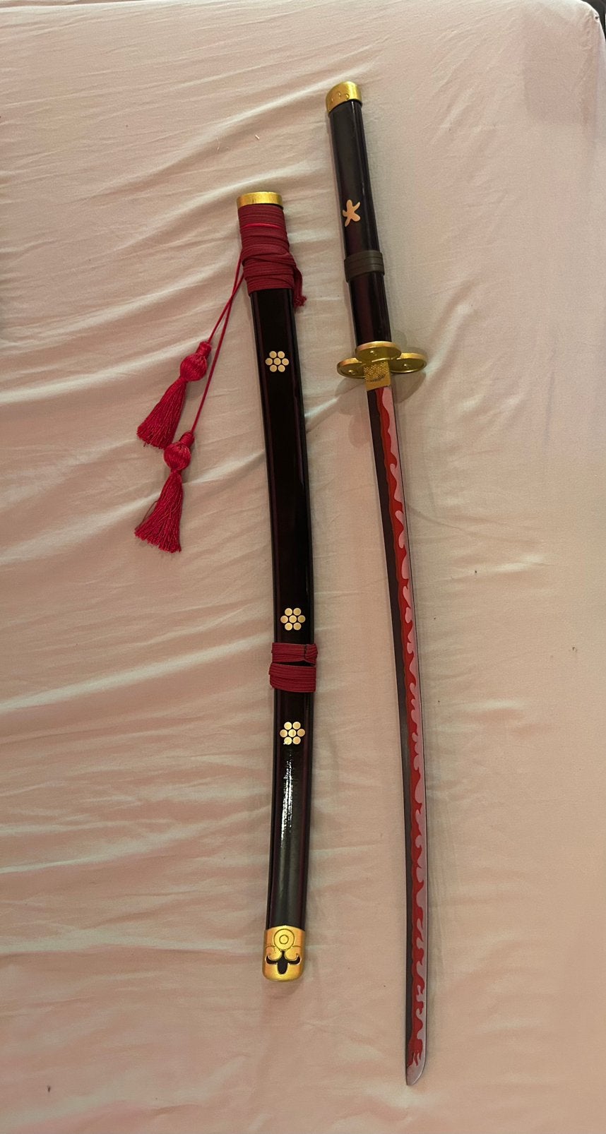 Katana Enma de Zoro – One Piece – Noir et rouge, Collections, Statues & Figurines, Comme neuf, Enlèvement