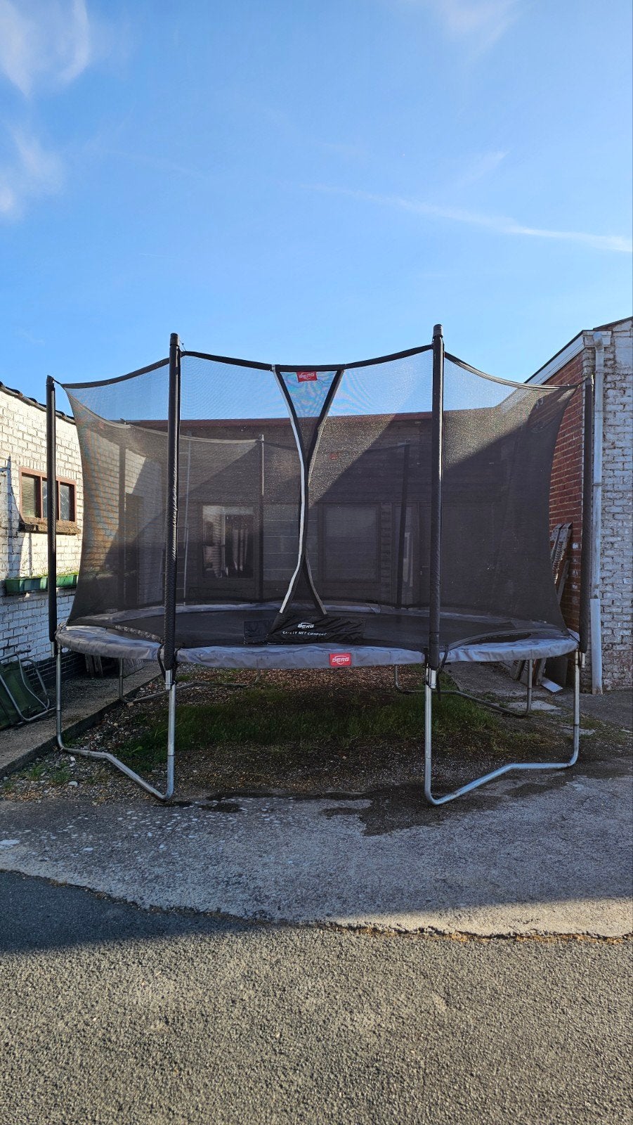 Berg trampoline rond 430cm met veiligheidsnet, Ophalen, Gebruikt