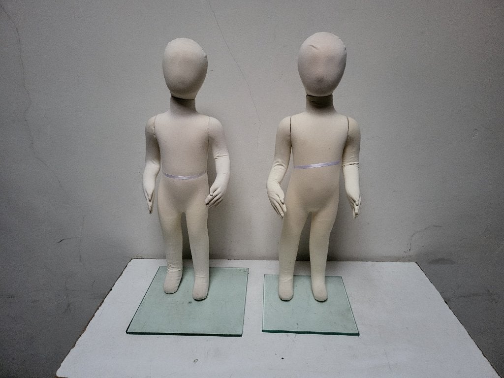 Paspoppen Mannequin kind 1 jaar wit glazen voet 80cm, Hobby & Loisirs créatifs, Couture & Fournitures, Enlèvement ou Envoi, Comme neuf