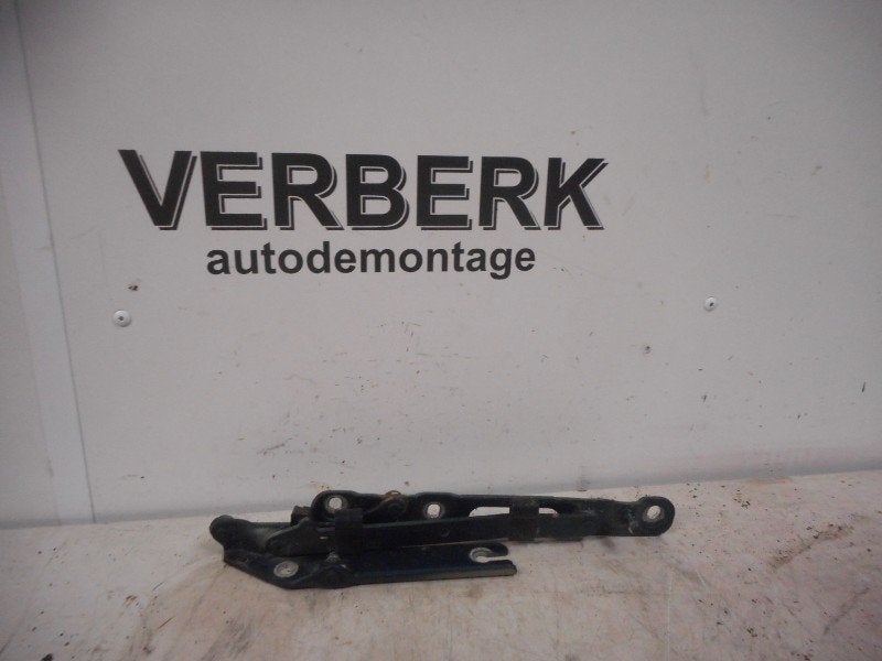 SCHARNIER BMW 3 serie (E36 / 2) (01-1991/04-1999), Auto-onderdelen, Gebruikt, BMW, Petuelring 130
80809  München, DE, Bayerische Motoren Werke AG