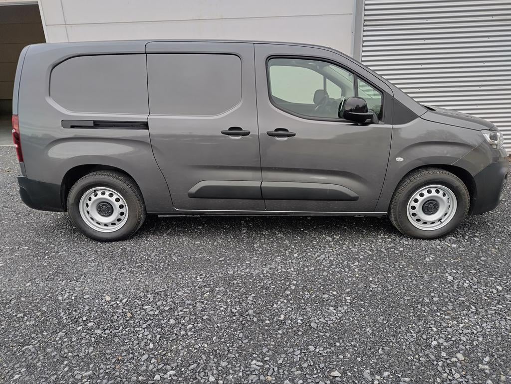 FIAT E-DOBLO L2  MOD.2023 1.450KM 3 PLACES -42% de remise, Stof, 5 deurs, Zilver of Grijs, 0 g/km