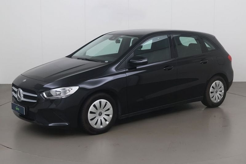 Mercedes-Benz CLA B-Class (W247) 180 essential line 136 AT, CLA, Gebruikt, 4 cilinders, Zwart