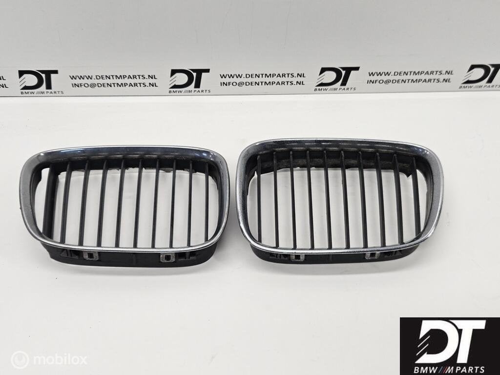 Grille set BMW 5-serie E39 51138159315 51138159316, Enlèvement ou Envoi, Utilisé, BMW, BMW