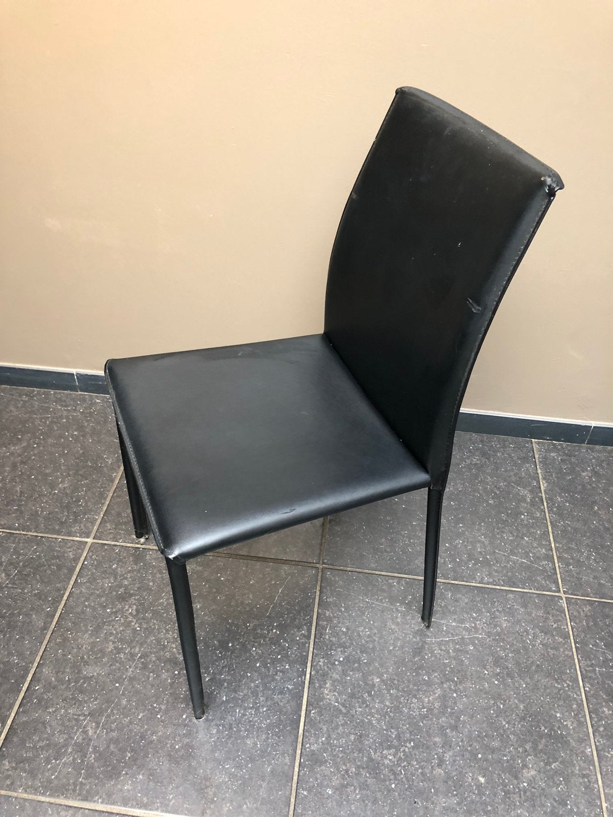 4 stoelen gratis❗❗❗ afhalen te 2500 Lier alles hier gratis❗❗, Huis en Inrichting, Ophalen, Gebruikt, Vier