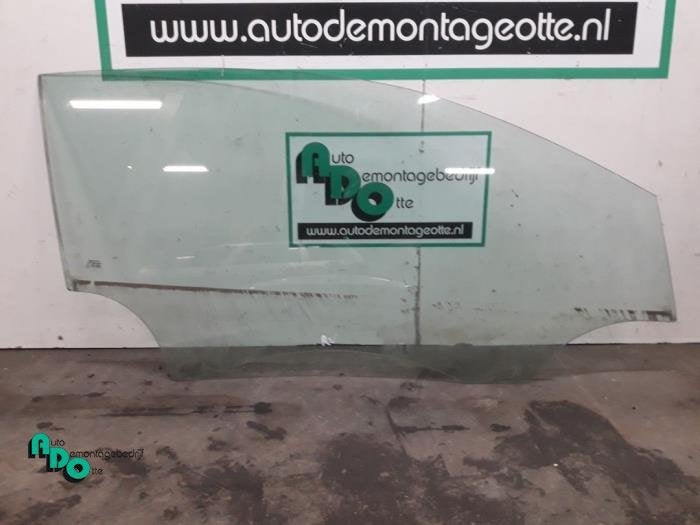 Vitre portière 2portes droite d'un Seat Ibiza (Ibiza 08-), -, 3 mois de garantie, Utilisé, -