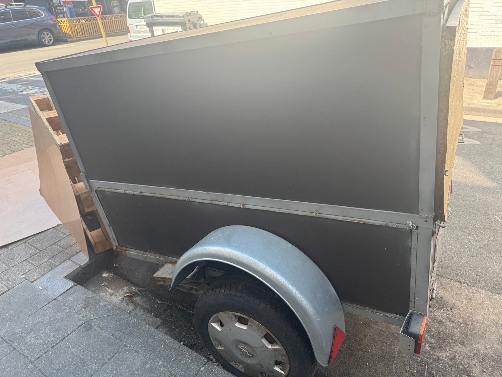 Remorque fermée, Enlèvement ou Envoi, Comme neuf