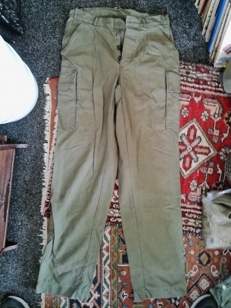 Curiosa vintage legerbroek Koninklijke Landmacht Maat 82x85, Ophalen of Verzenden