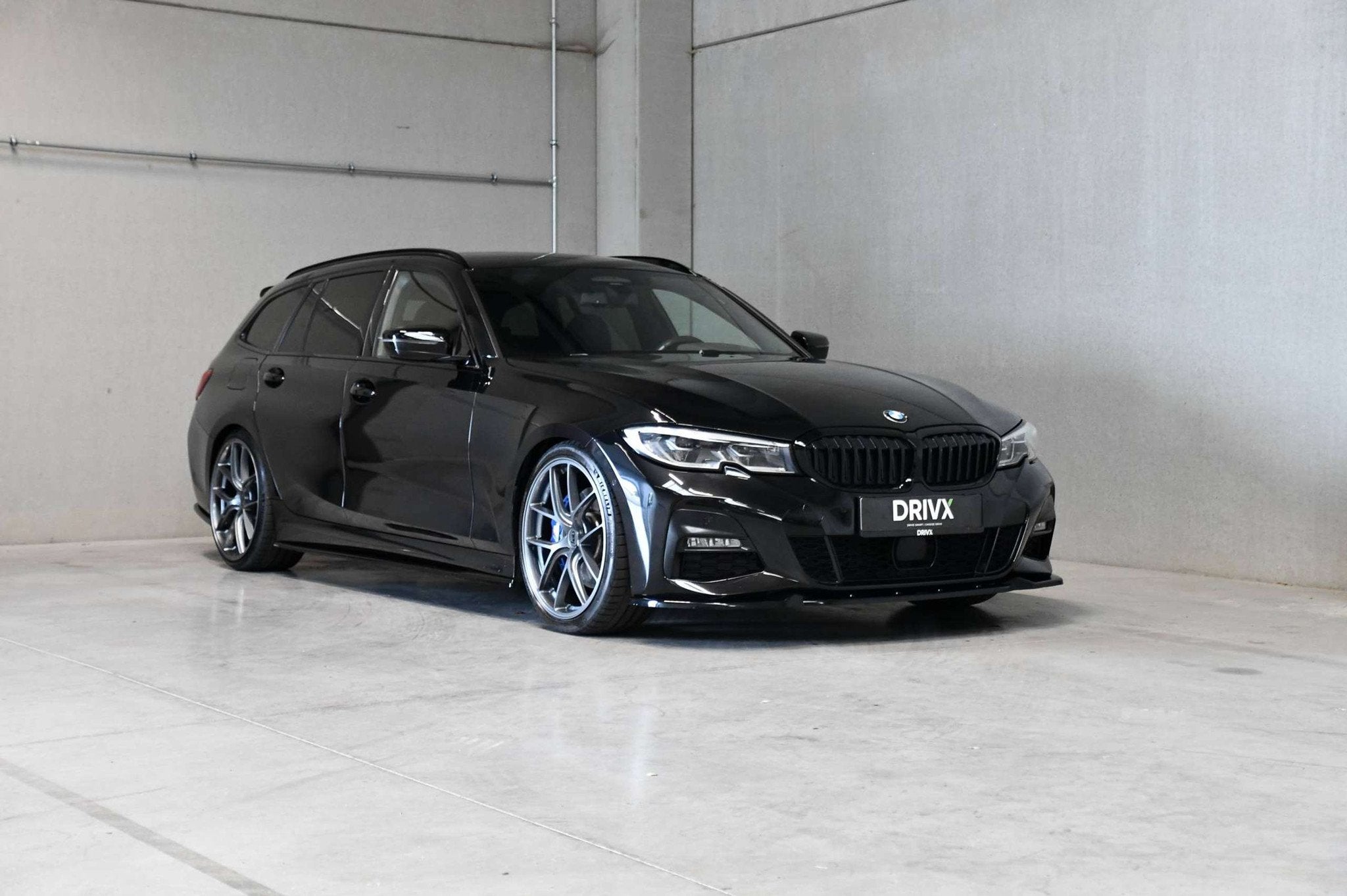 BMW 3 Serie 330 Touring 330e l M sport l Laserlicht l Innova, Auto's, BMW, Automaat, 4 cilinders, Zwart, Leder