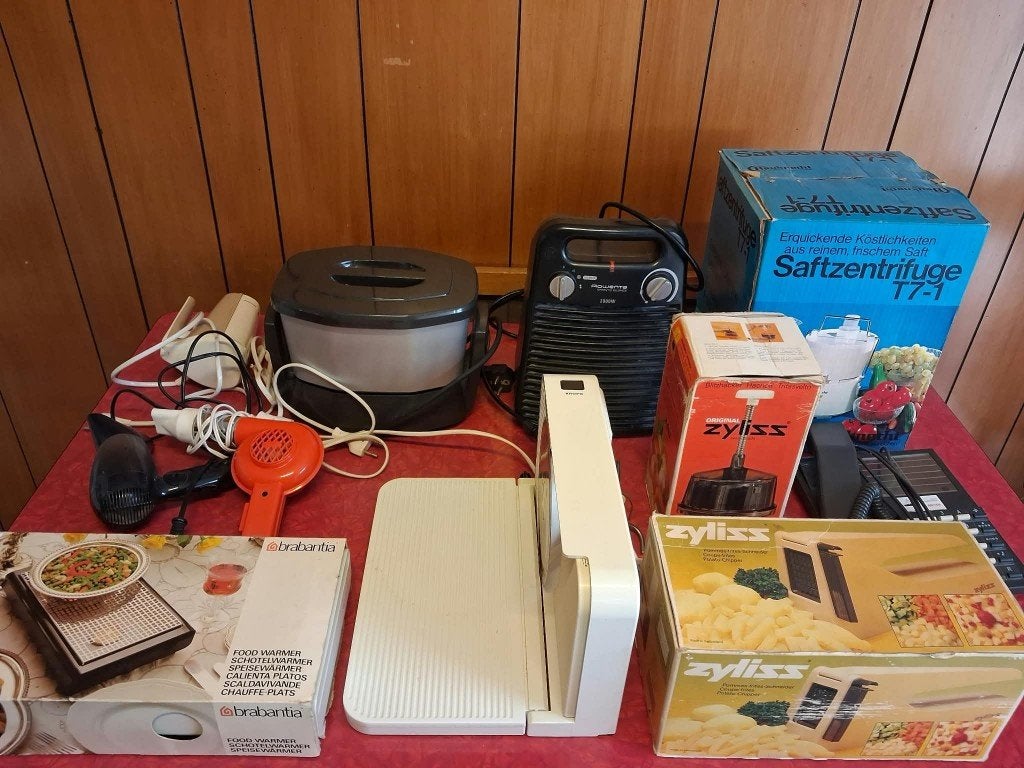 Allerlei (elektrische) toestellen (frietpot,sapcentrifuge..), Elektronische apparatuur, Ophalen, Gebruikt