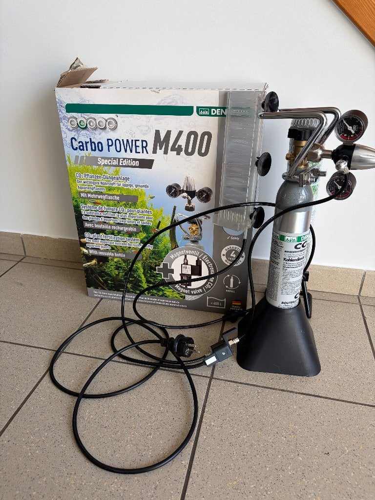 Dennerle Carbo Power M400 Special Edition + extra CO₂-fles, Ophalen, Dennerle, Zo goed als nieuw, Inclusief slangen