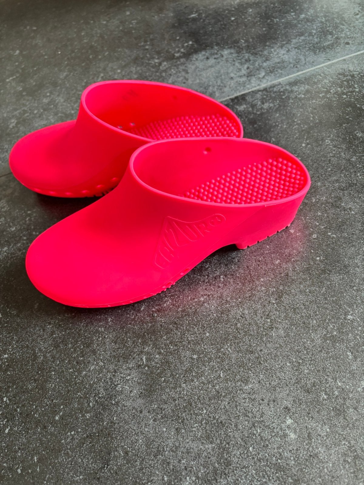 Calzuro operatie klompen fluo roze, Enlèvement ou Envoi, Comme neuf, Rose
