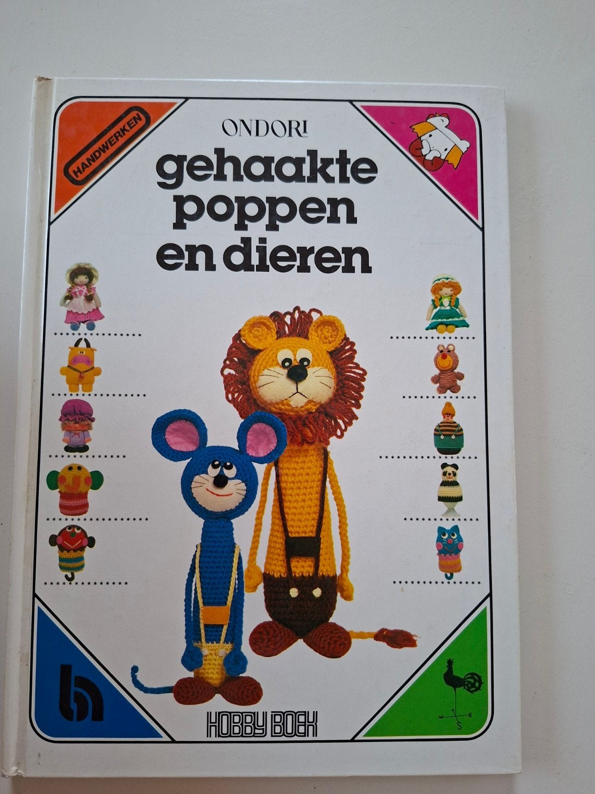 boek : gehaakte poppen en dieren, Boeken, Ophalen of Verzenden