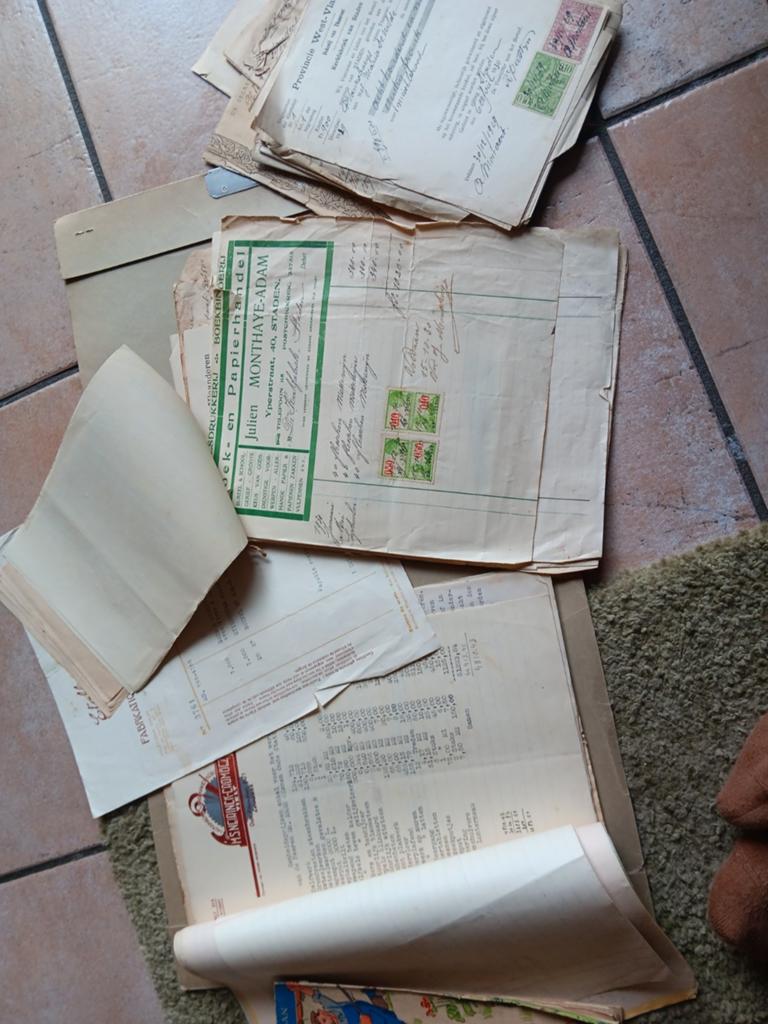Oude facturen en papieren, Ophalen
